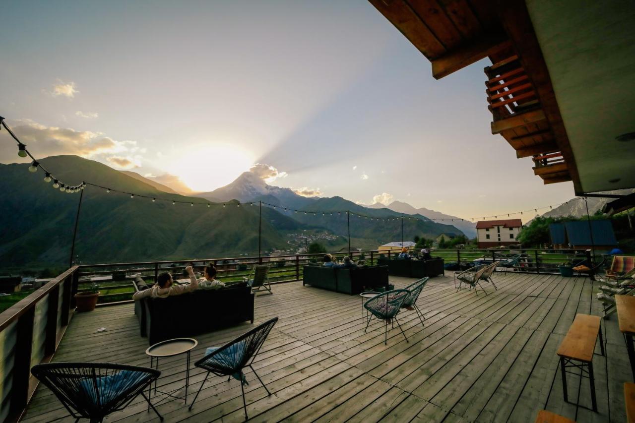 Alpenhaus Kazbegi Hotel & Restaurant Dış mekan fotoğraf