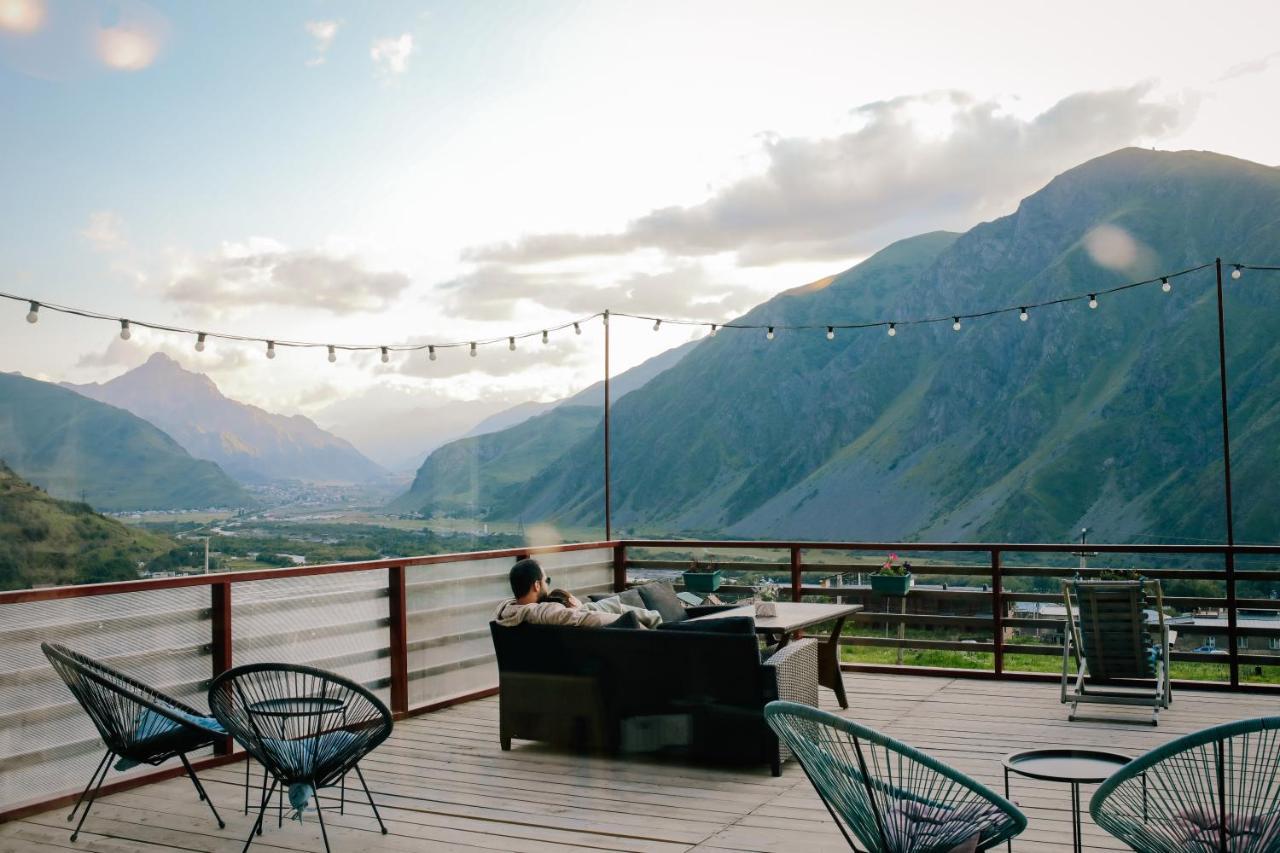 Alpenhaus Kazbegi Hotel & Restaurant Dış mekan fotoğraf