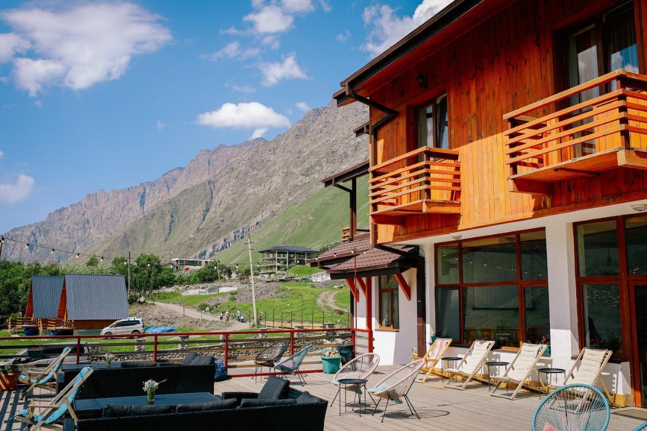 Alpenhaus Kazbegi Hotel & Restaurant Dış mekan fotoğraf