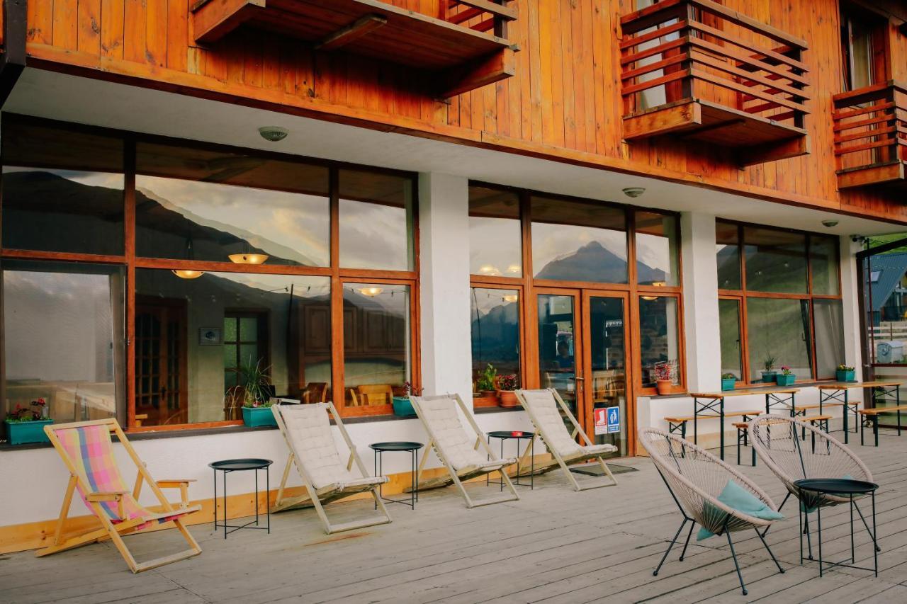 Alpenhaus Kazbegi Hotel & Restaurant Dış mekan fotoğraf