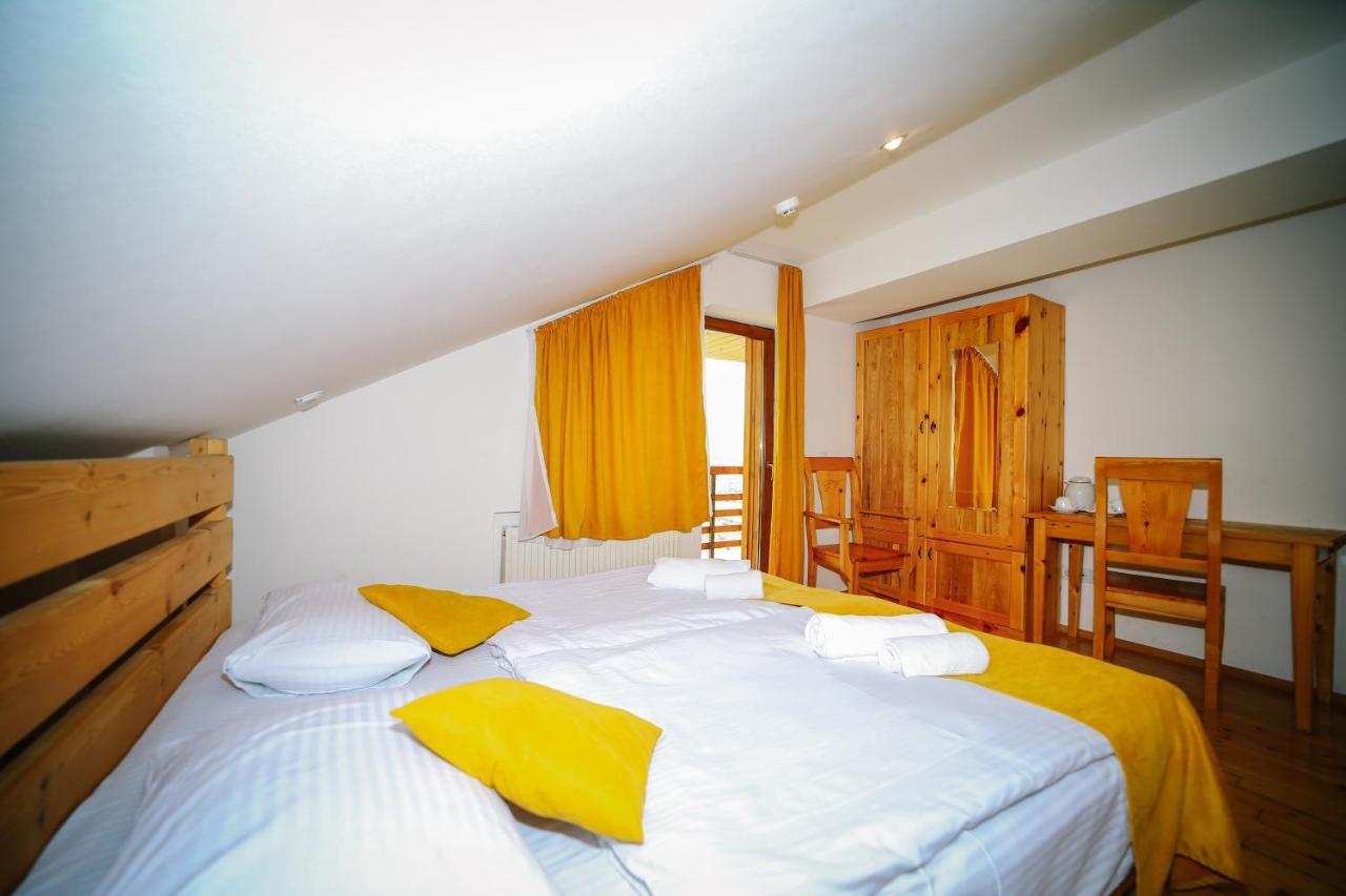 Alpenhaus Kazbegi Hotel & Restaurant Dış mekan fotoğraf