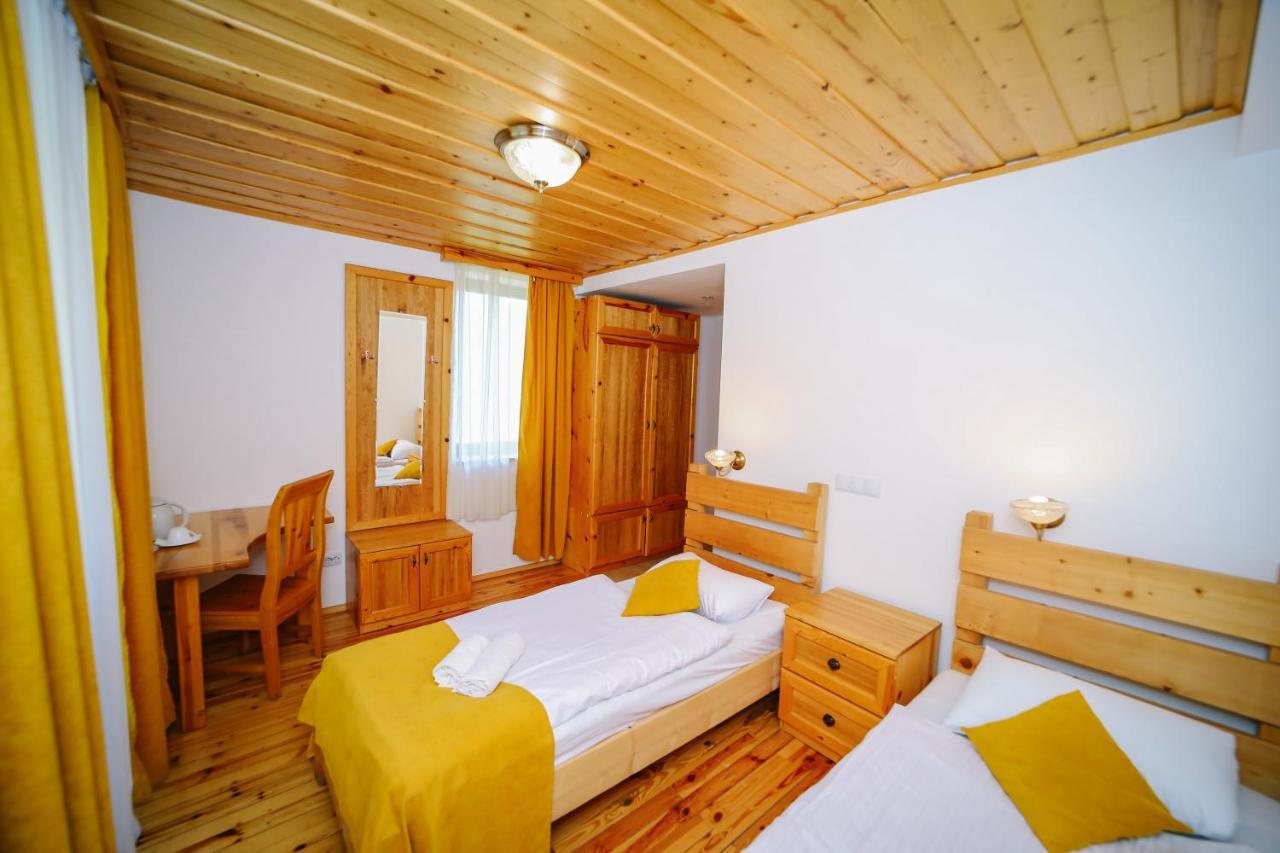 Alpenhaus Kazbegi Hotel & Restaurant Dış mekan fotoğraf