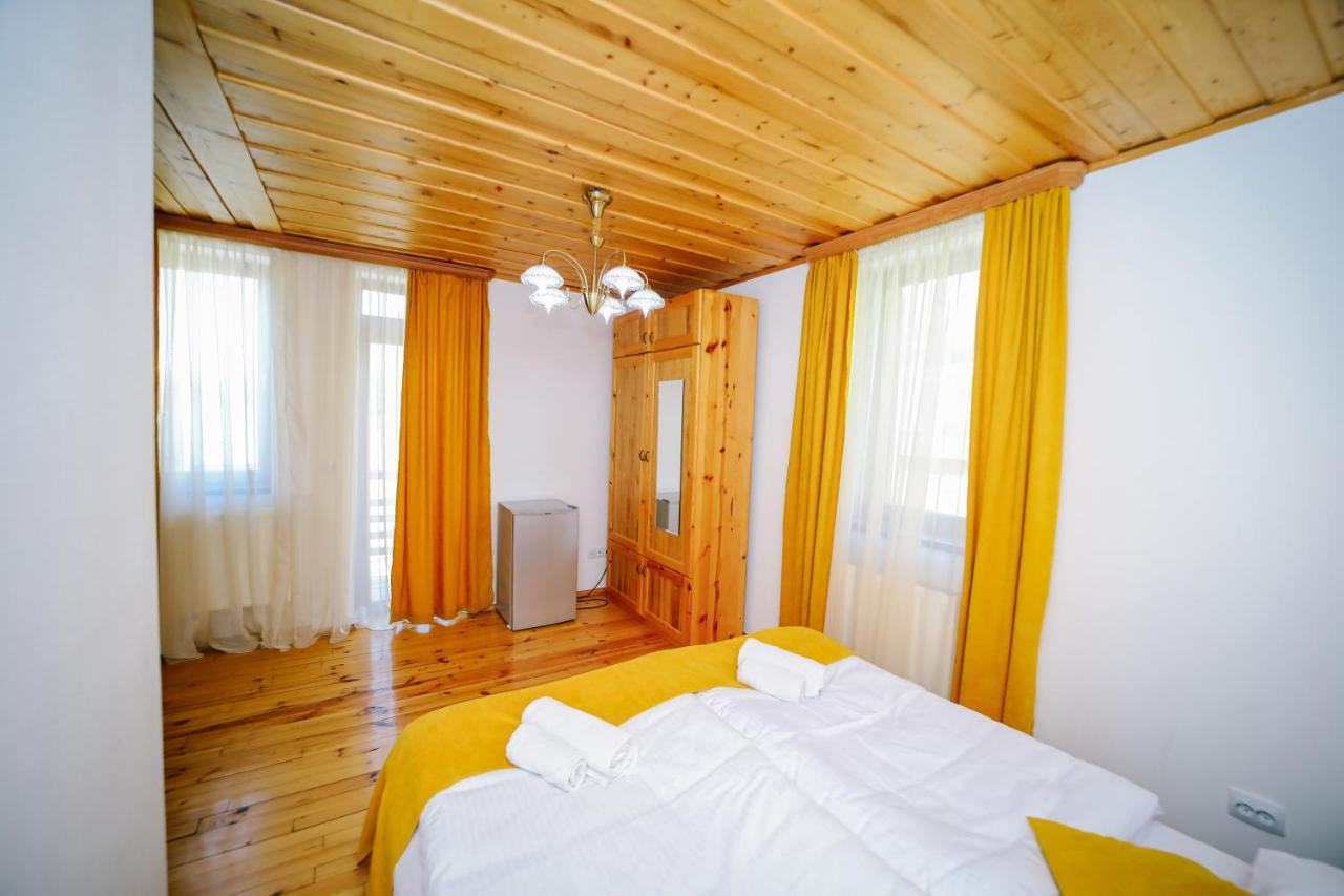 Alpenhaus Kazbegi Hotel & Restaurant Dış mekan fotoğraf