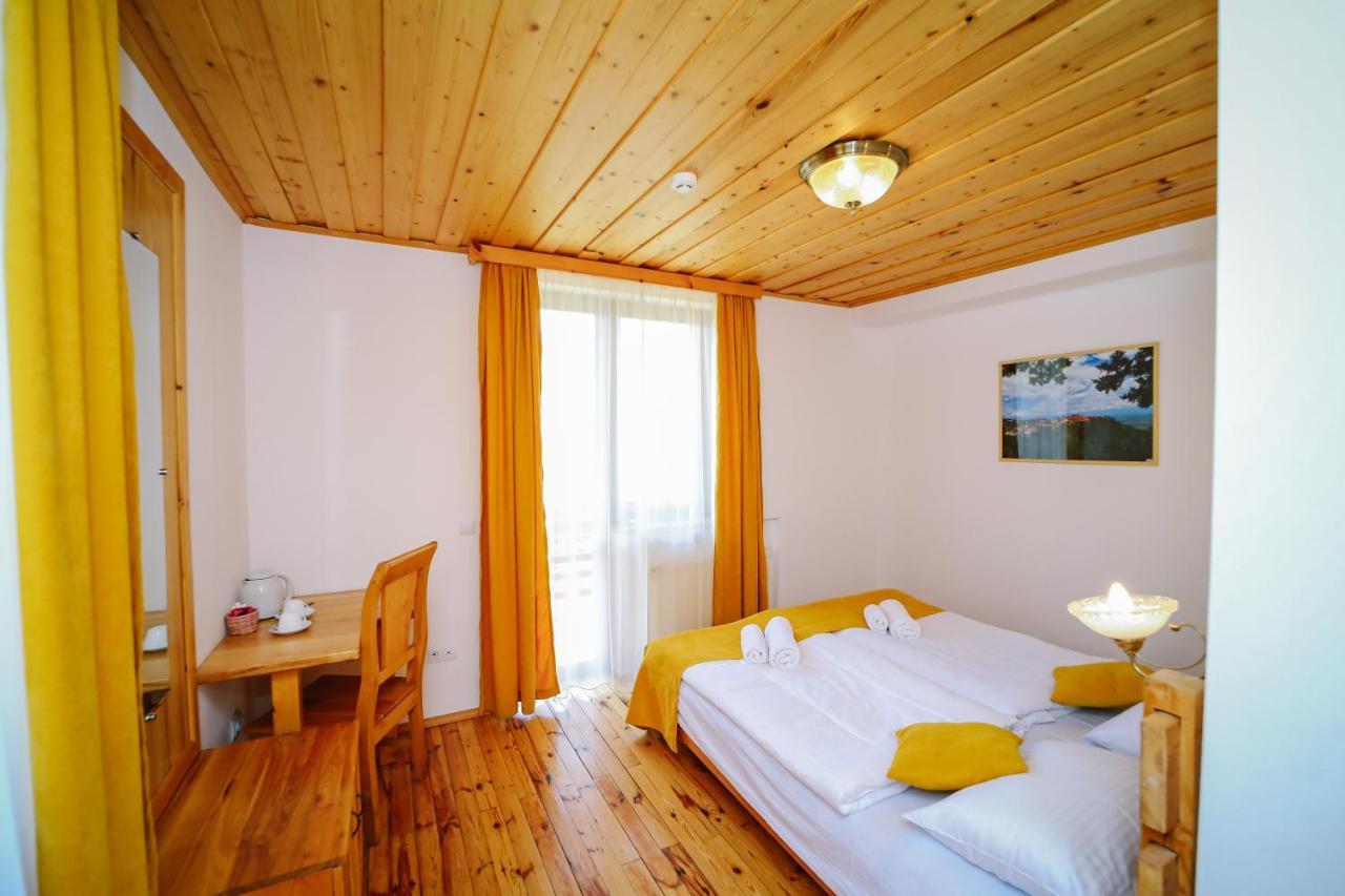 Alpenhaus Kazbegi Hotel & Restaurant Dış mekan fotoğraf