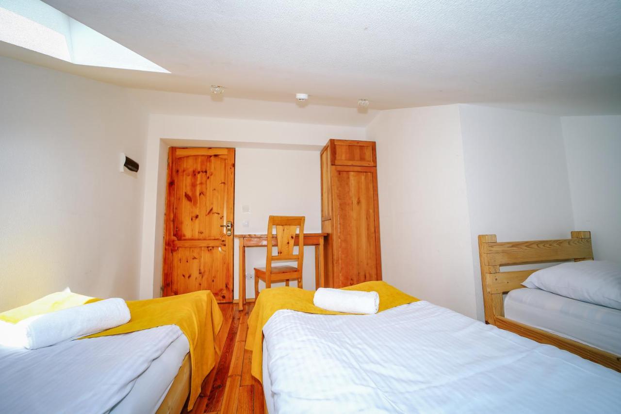 Alpenhaus Kazbegi Hotel & Restaurant Dış mekan fotoğraf