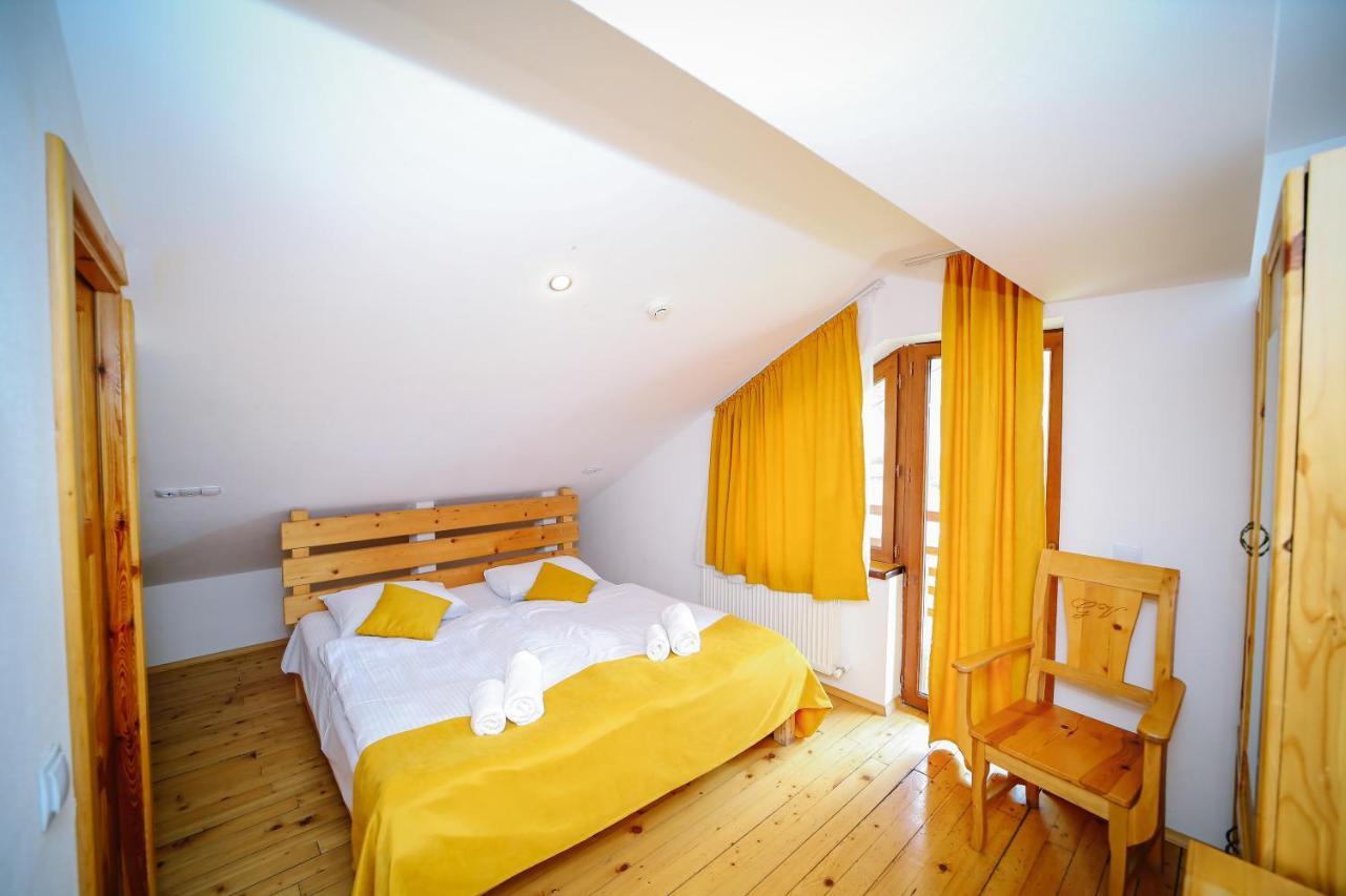 Alpenhaus Kazbegi Hotel & Restaurant Dış mekan fotoğraf