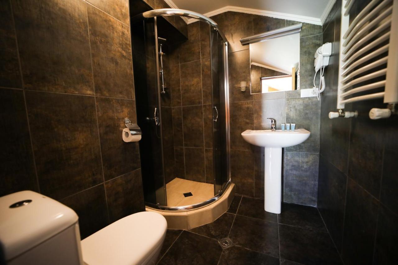 Alpenhaus Kazbegi Hotel & Restaurant Dış mekan fotoğraf