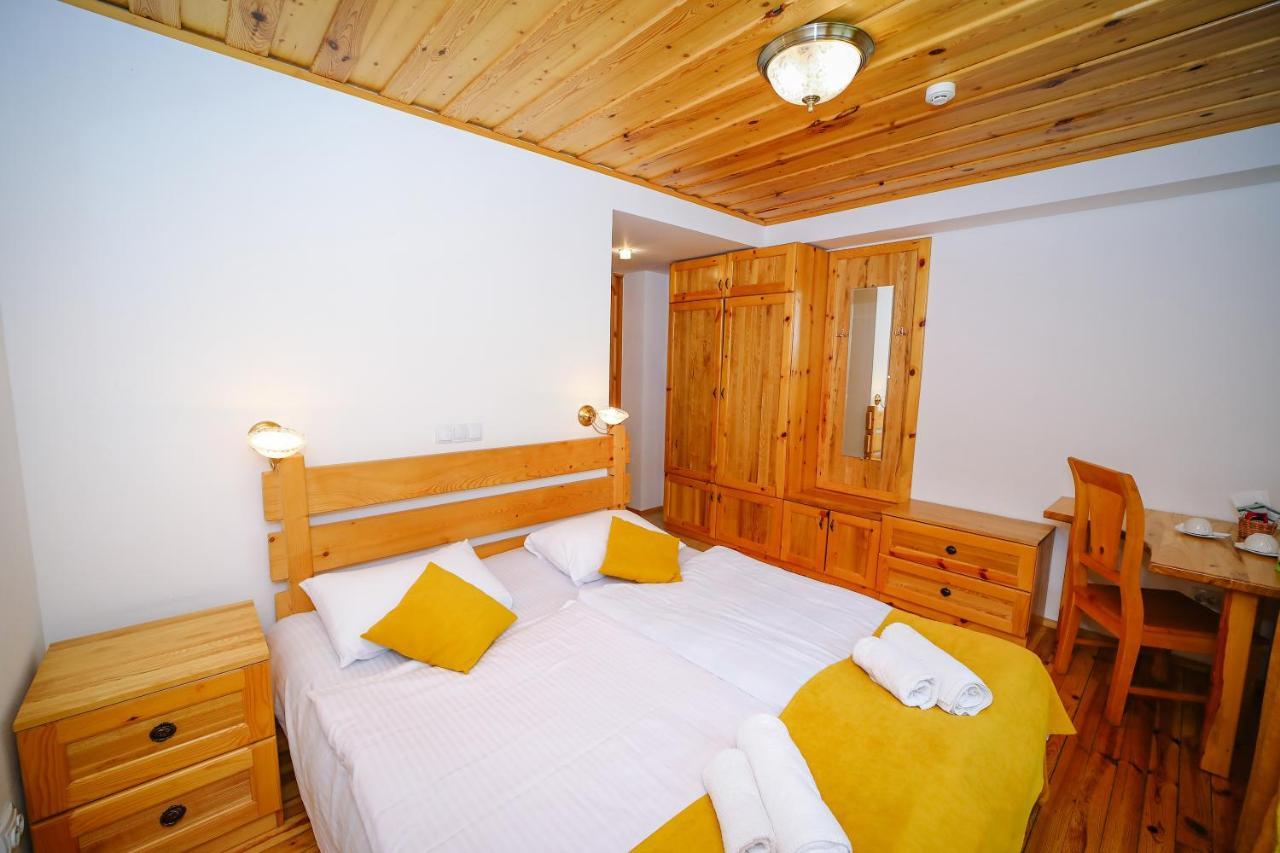 Alpenhaus Kazbegi Hotel & Restaurant Dış mekan fotoğraf