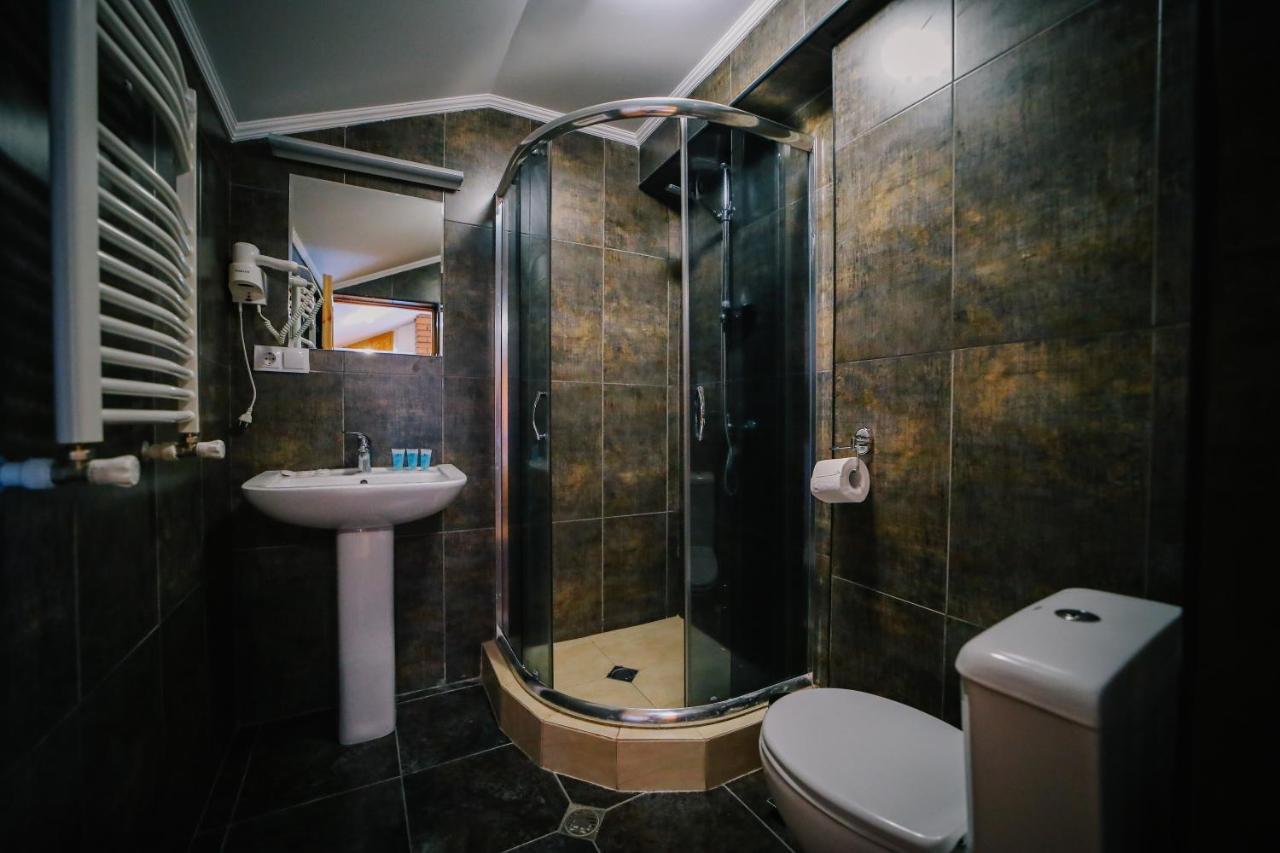 Alpenhaus Kazbegi Hotel & Restaurant Dış mekan fotoğraf