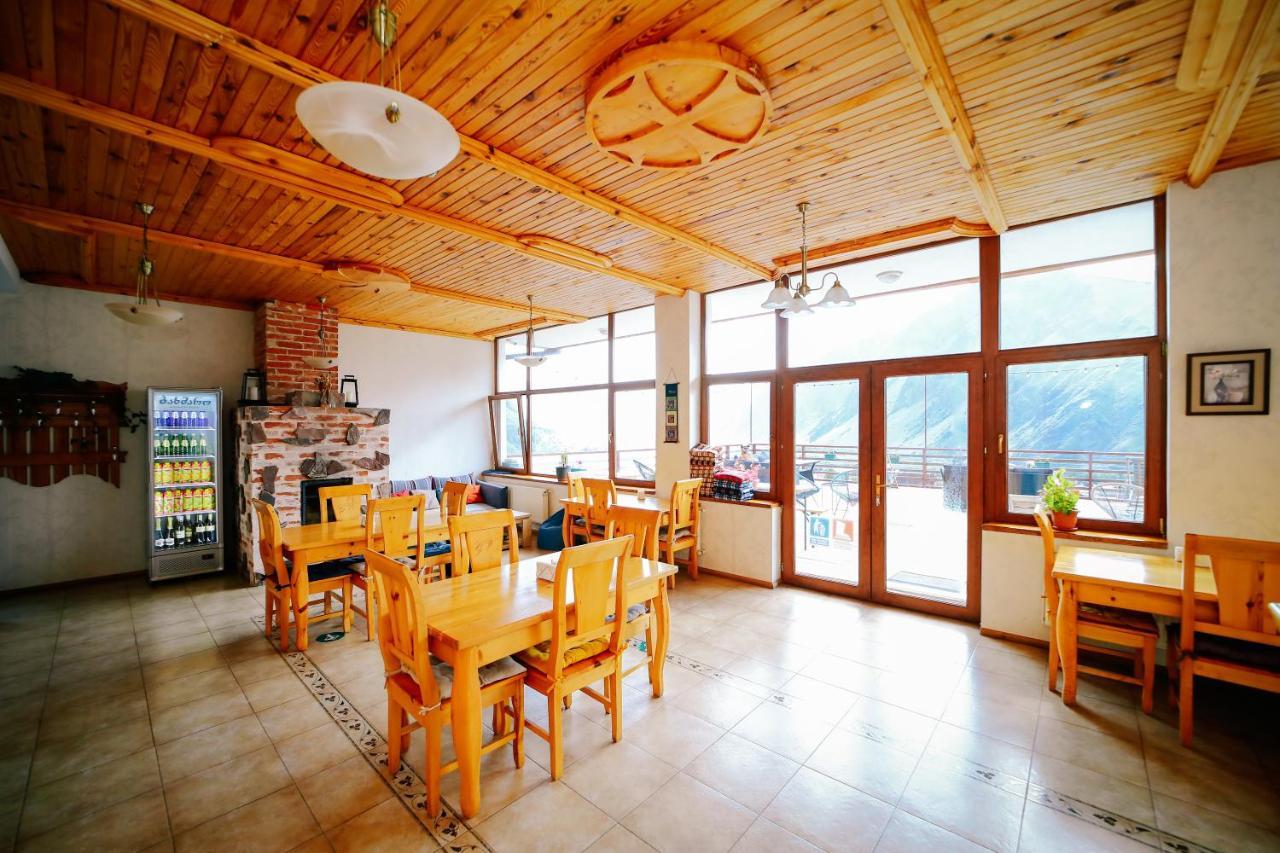 Alpenhaus Kazbegi Hotel & Restaurant Dış mekan fotoğraf