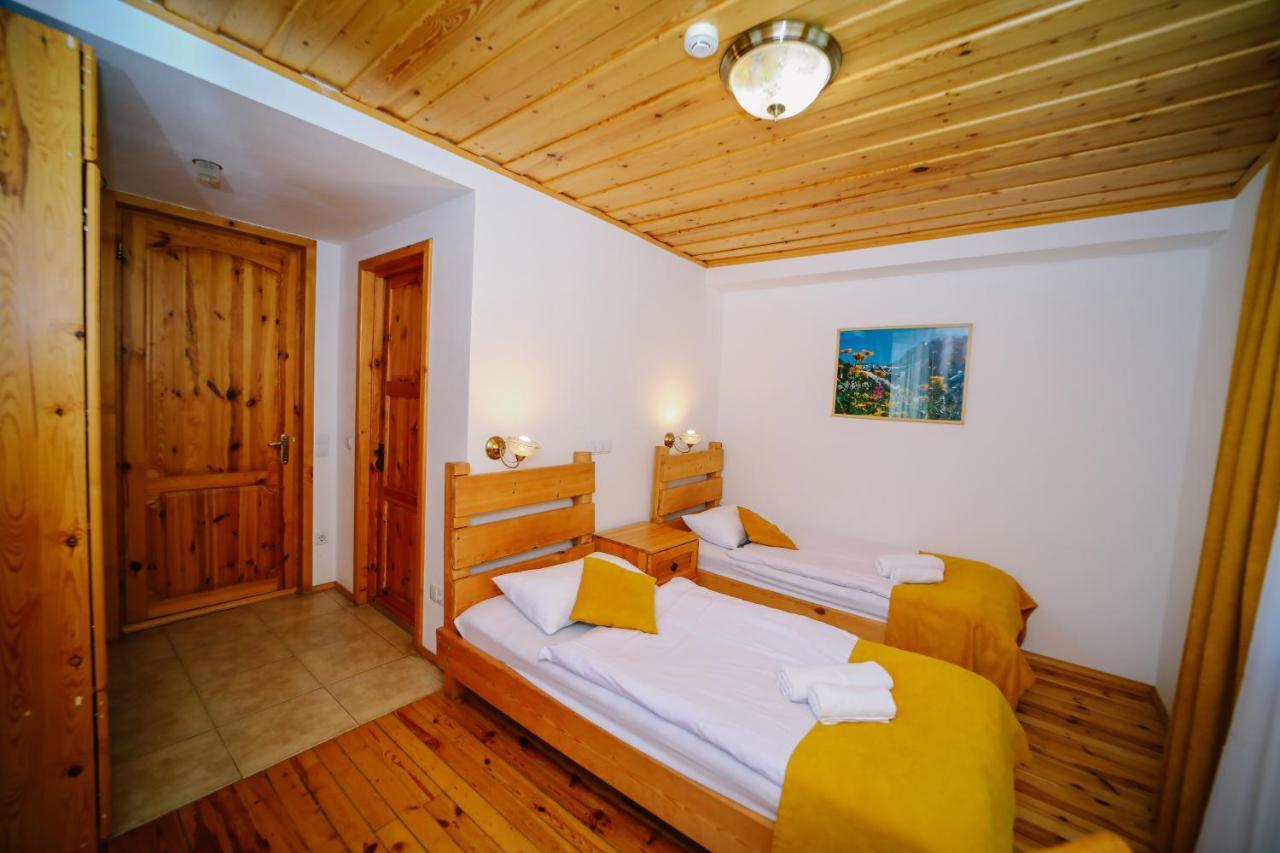 Alpenhaus Kazbegi Hotel & Restaurant Dış mekan fotoğraf